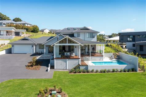 prize home maleny|endeavour prize home 442.